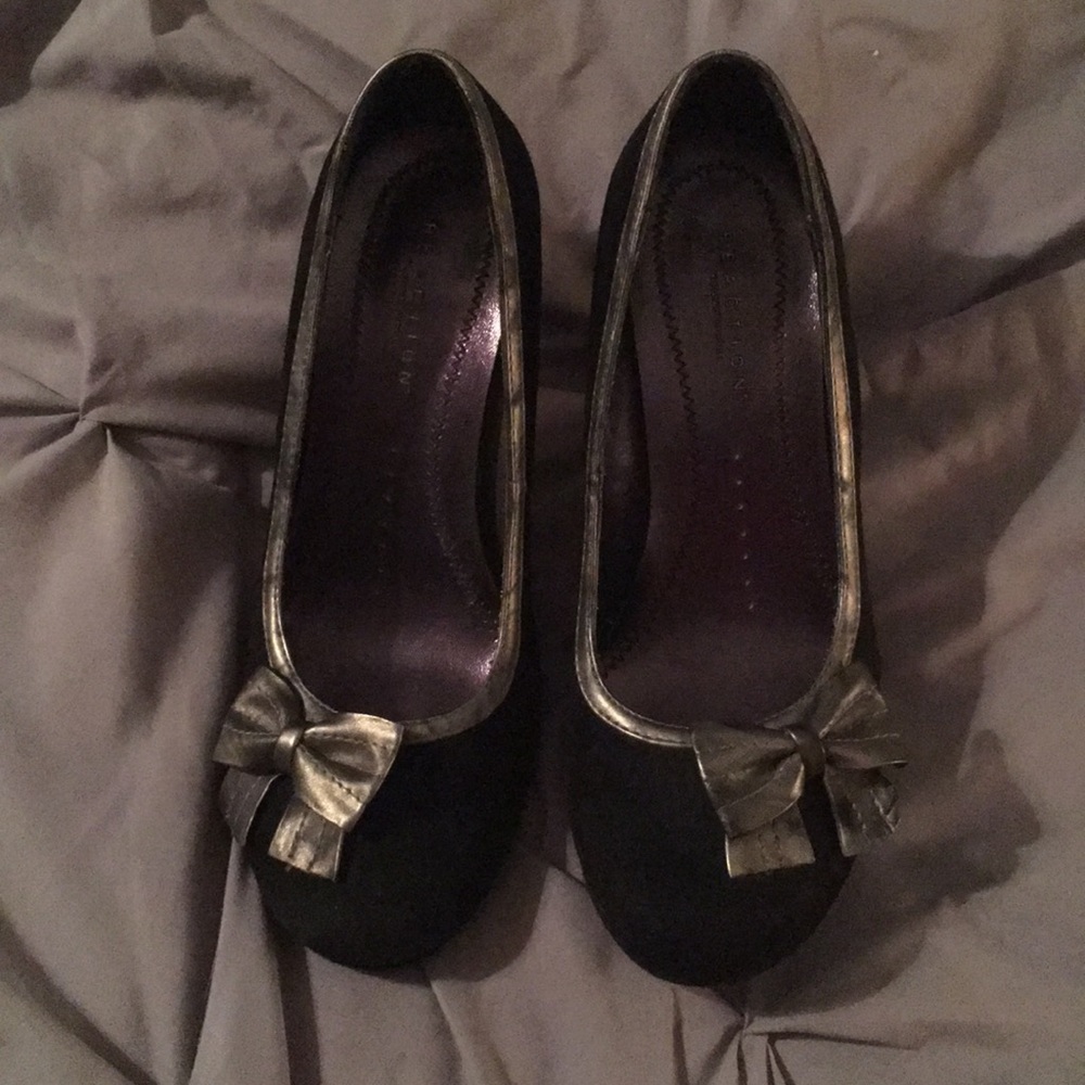 Reaction by Kenneth Cole heels